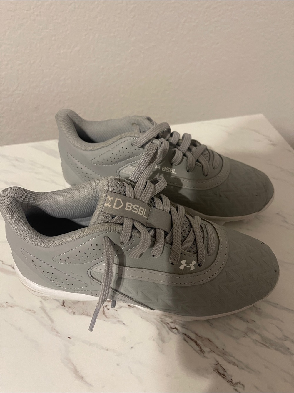Under Armour Light Gray Youth Baseball Cleats
